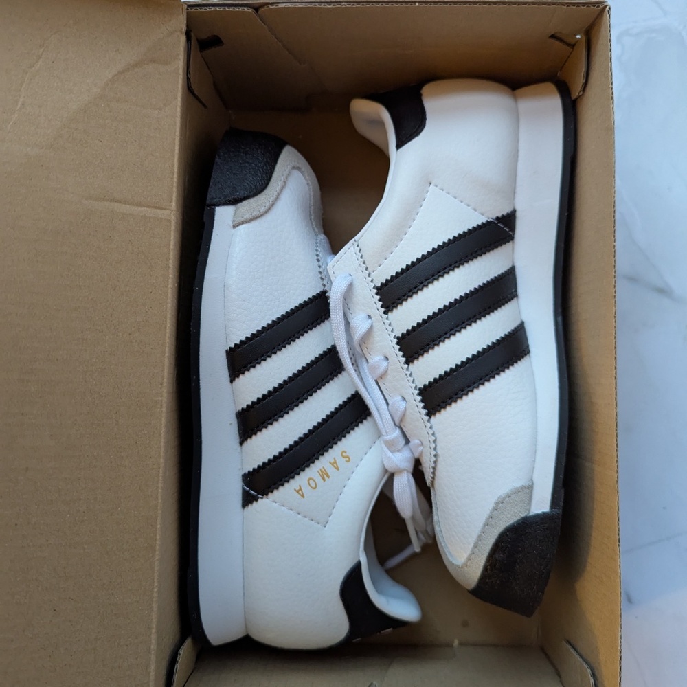 adidas originals Samoa White/Black Kids  (Brand New)